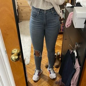 Ripped Levi’s high rise